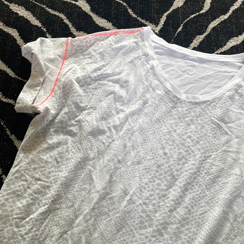Lululemon - Picture 3 of 3